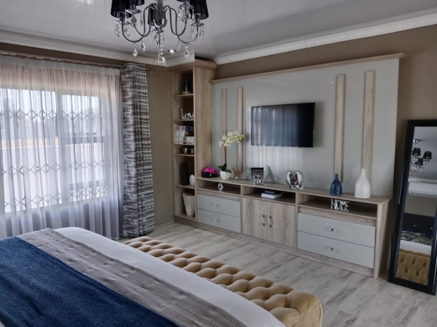 4 Bedroom Property for Sale in Flamingo Park Free State